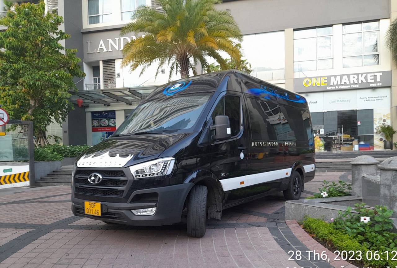 Thuê Xe Đi Sân Bay Tân Sơn Nhất Giá Rẻ Đưa Rước Tận Nơi