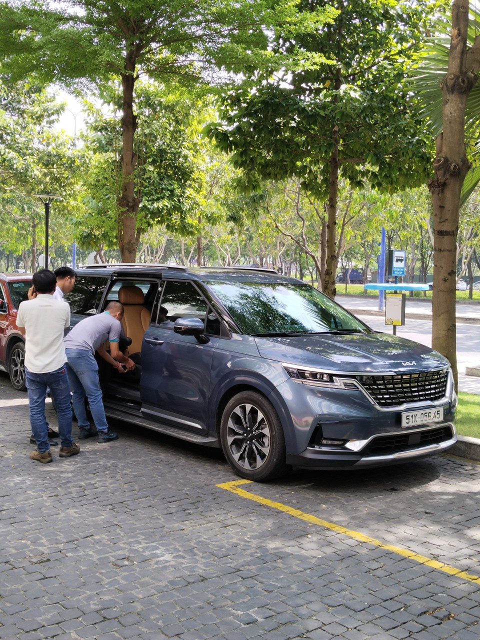 Thuê Xe Từ Bà Rịa Đi Sài Gòn - Tiết Kiệm, Nhanh Chóng Với XE LE DU