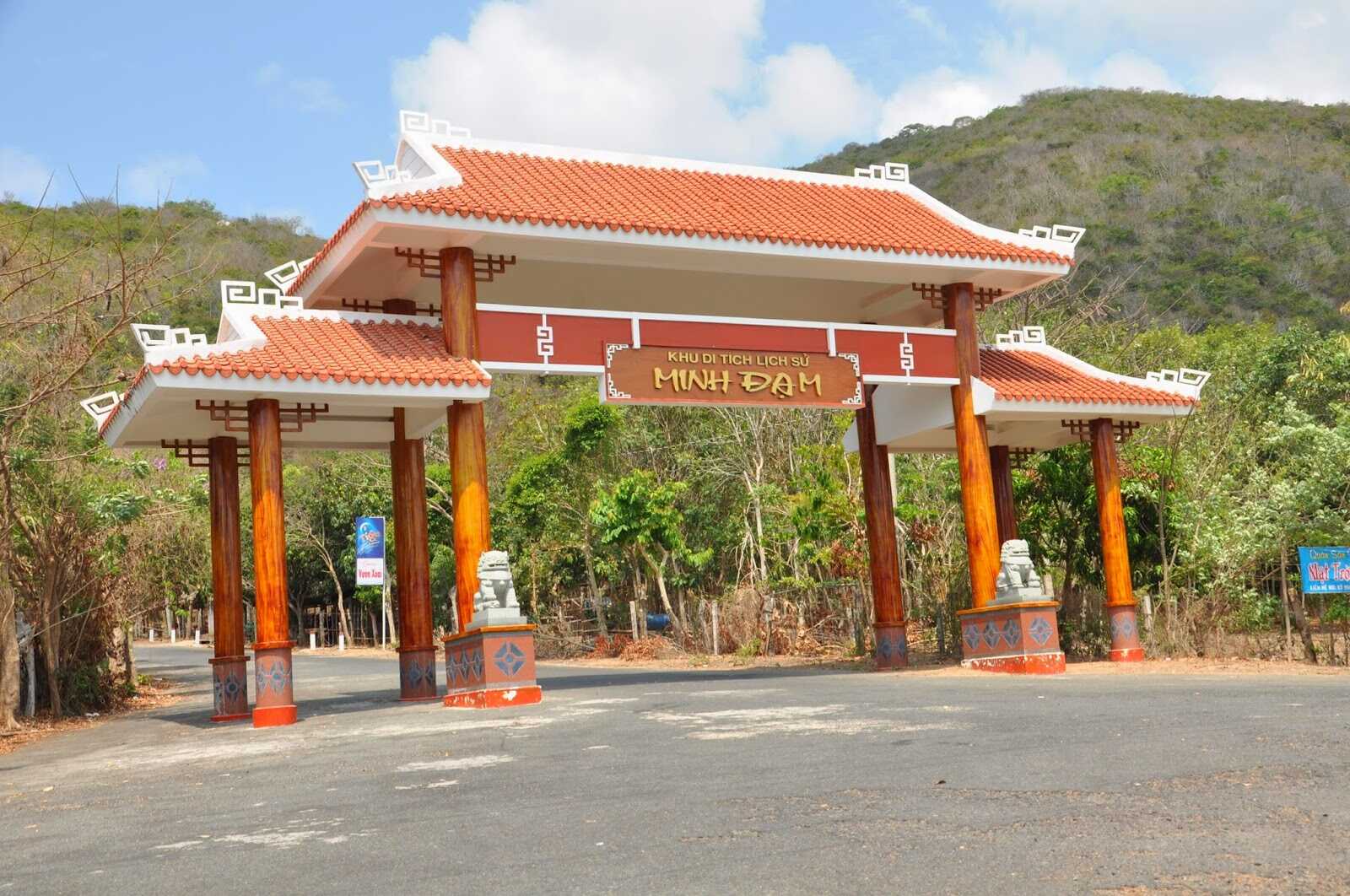 Kinh Nghiệm Khám Phá Ngọn Hải Đăng Vũng Tàu Bạn Nên Biết