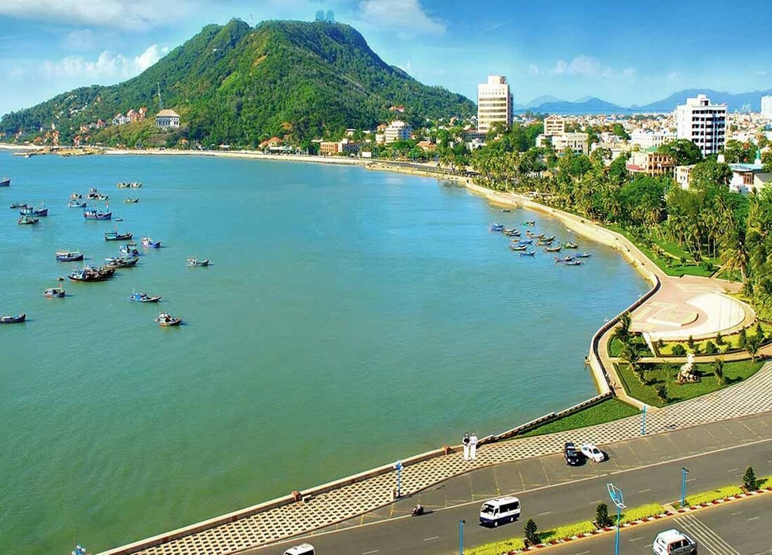 Kinh Nghiệm Khám Phá Ngọn Hải Đăng Vũng Tàu Bạn Nên Biết