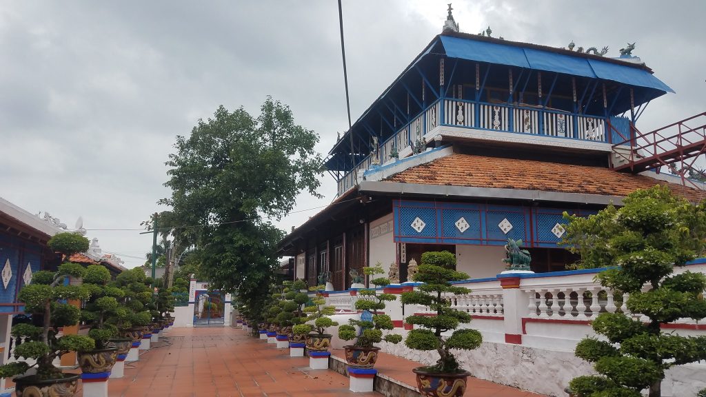 Khám Phá Kiến Trúc Độc Đáo Khu Di Tích Nhà Lớn Long Sơn